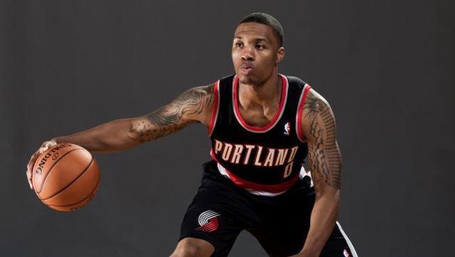 她做了大量 她做了大量