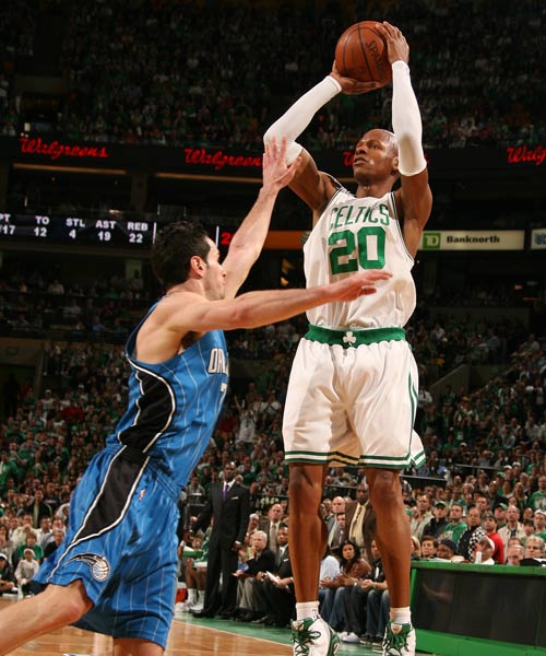 里缺席的次 里缺席的次