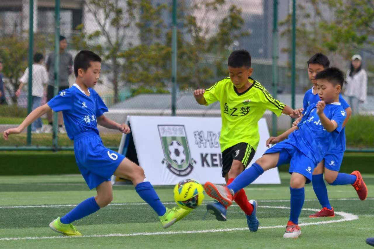 运动会中 运动会中